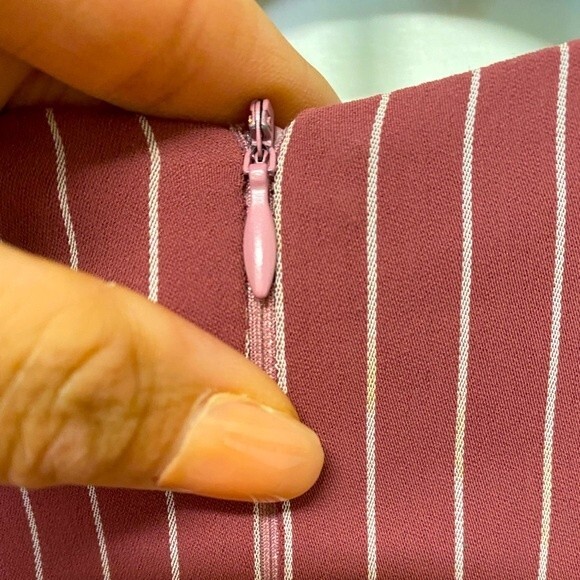 Lilian Wear Mauve Striped Romper-Size 6 - Picture 4 of 5